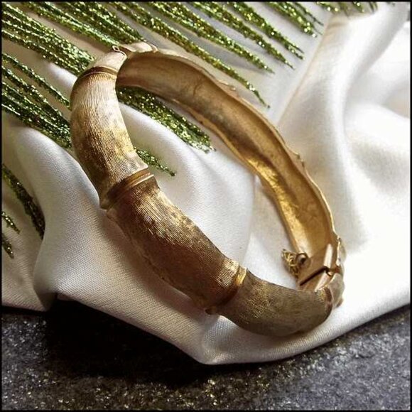 1950s Signed NAPIER Satin Gold Bamboo Bangle Vintage Bracelet 15882 - Picture 2 of 5